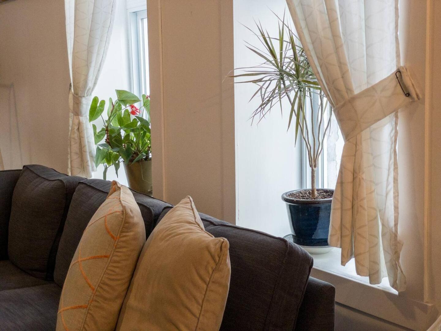 Perfect For Groups Big Livingroom 2 Backyard 3Br Montréal Exteriör bild